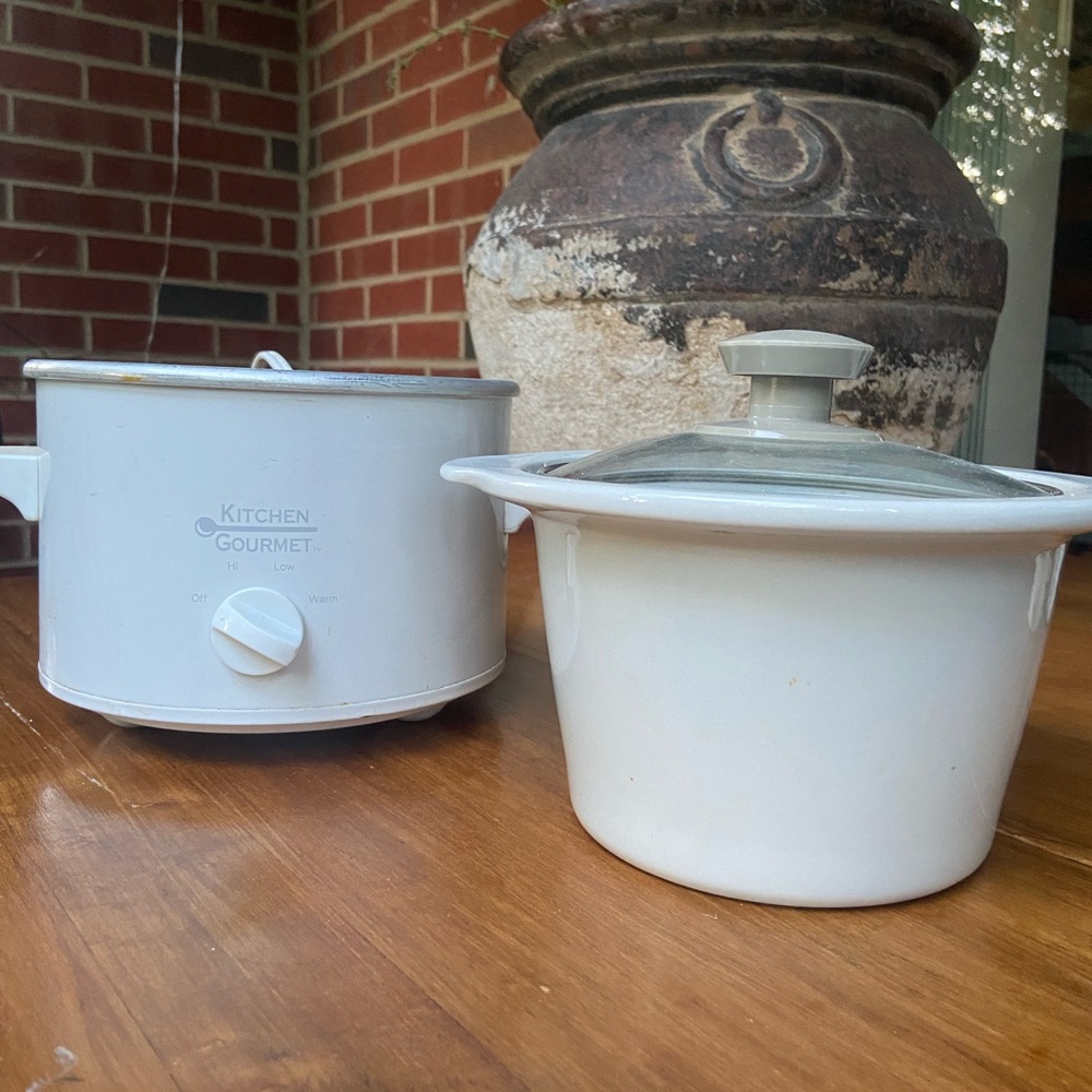 Functional Small Crockpot - Picture 2 of 3